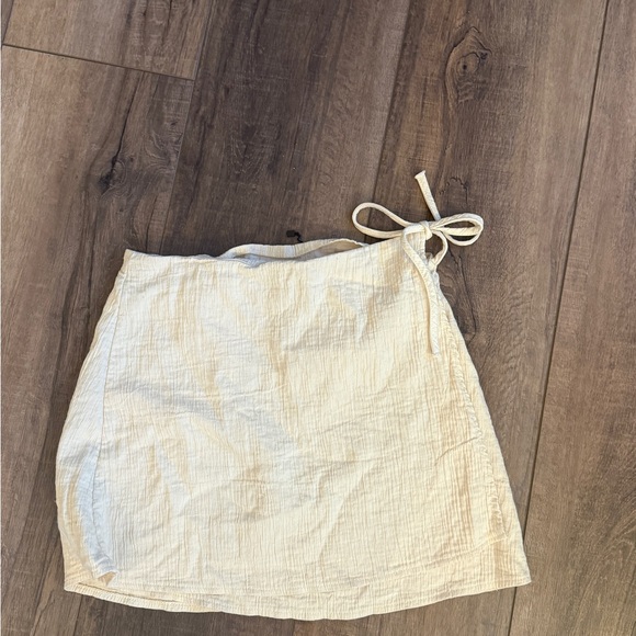 Zara Dresses & Skirts - Zara Light Cream Wrap Mini Skirt
